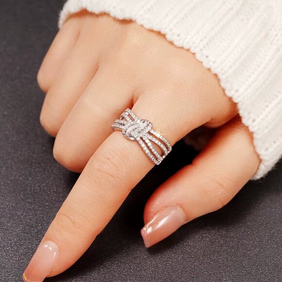 18k White Gold Diamond Knot Ring - Picture 8 of 10